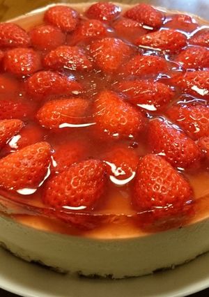ゼリーと二層のいちごのレアチーズケーキ♪-レシピのメイン写真