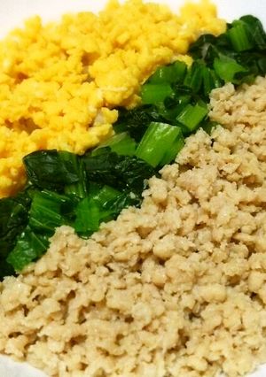 しっとり~3色鶏そぼろ丼-レシピのメイン写真