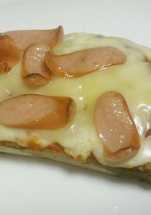 冷蔵庫にある物で簡単おつまみピザトースト-レシピのメイン写真