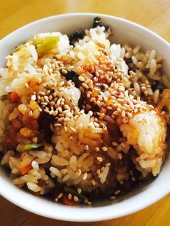 蕪の葉と人参たっぷりツナの炊き込みご飯-レシピのメイン写真