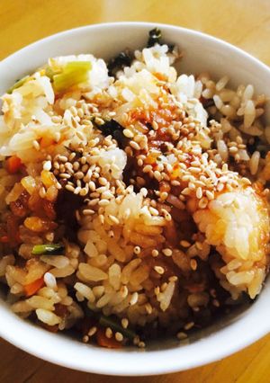 蕪の葉と人参たっぷりツナの炊き込みご飯-レシピのメイン写真