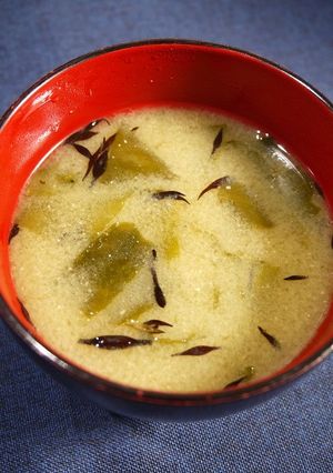 痛風予防！わかめとひじきの味噌汁-レシピのメイン写真