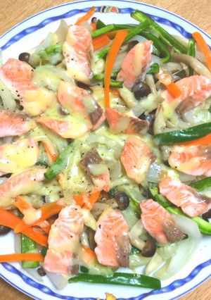 フライパンで簡単☆サーモン＆炒め蒸し野菜-レシピのメイン写真