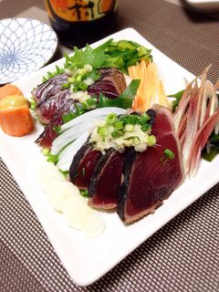 カツオのたたき〈盛りつけ〉-レシピのメイン写真