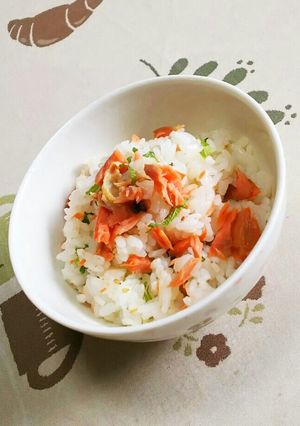 焼き鮭と大葉の混ぜごはん お弁当にも-レシピのメイン写真