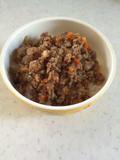 簡単!子供が喜ぶそぼろ丼(ハンバーグ味)-レシピのメイン写真