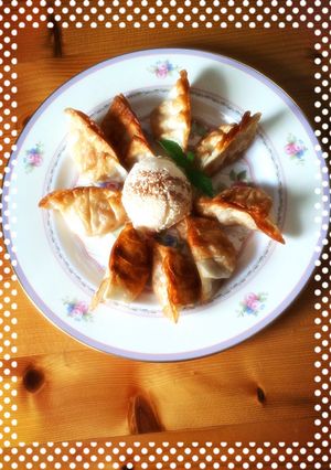 アツアツのアップル餃子のバニラアイス添え-レシピのメイン写真
