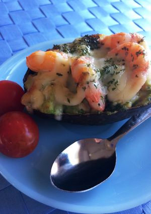 アボカドカップでマヨチーズ焼き-レシピのメイン写真