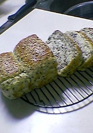 ゴマ食パン-レシピのメイン写真
