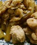 鶏と油揚の出汁しみこんだ「蕗煮」！