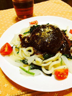 ハンバーグでガッツリ〜洋風焼きうどん!-レシピのメイン写真