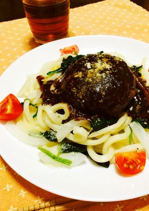 ハンバーグでガッツリ〜洋風焼きうどん！-レシピのメイン写真