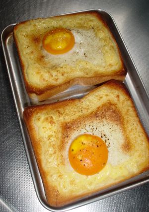 早い！簡単！楽！目玉（卵）食パン-レシピのメイン写真