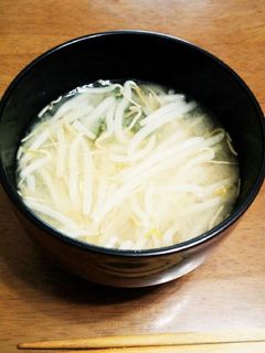わが家のもやしとワカメのお味噌汁♡-レシピのメイン写真