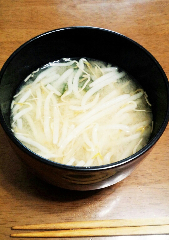 わが家のもやしとワカメのお味噌汁♡-レシピのメイン写真