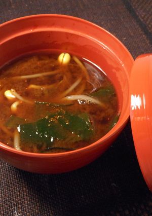 豆もやしとわかめの赤だし-レシピのメイン写真