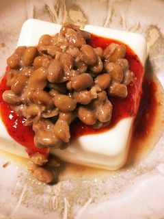 夜食ダイエットにも☆簡単ピリ辛納豆冷や奴-レシピのメイン写真