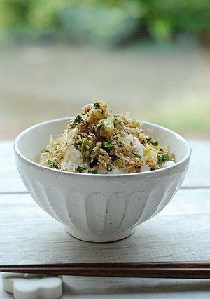 セロリの葉とカリカリジャコの胡麻ふりかけ-レシピのメイン写真