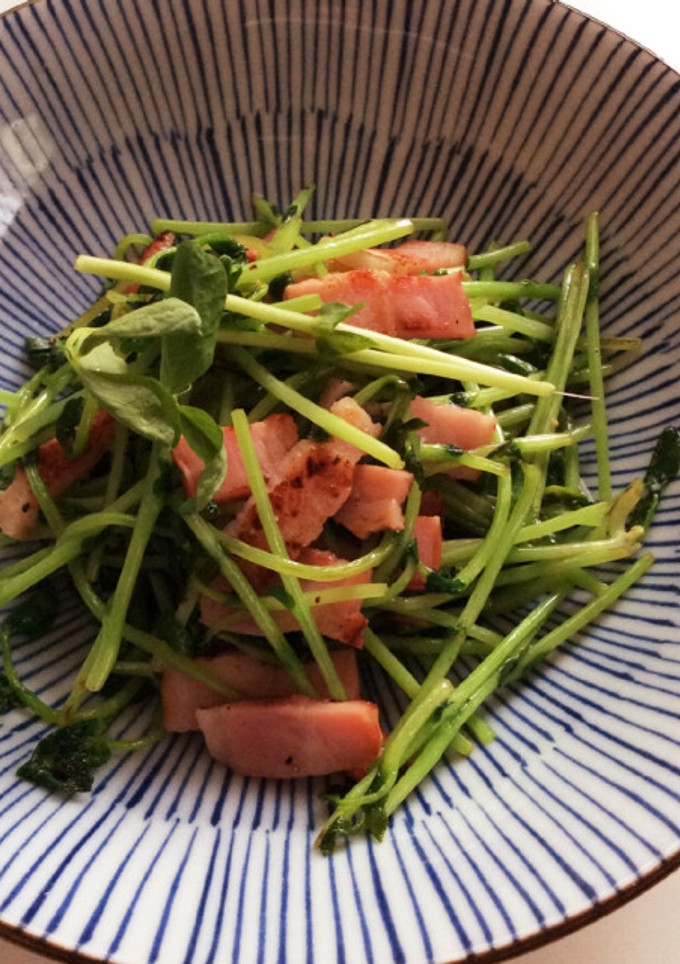 けみアミ美夕の激うま豆苗ベーコン炒め-レシピのメイン写真