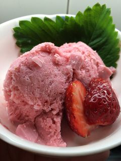 いちごのアイスクリーム-レシピのメイン写真