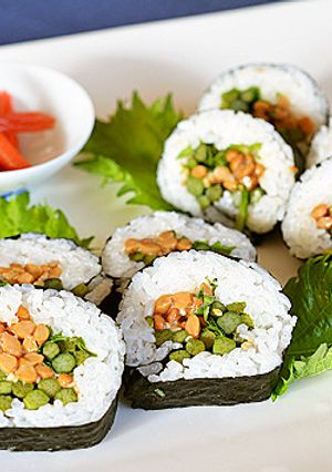 ワラビと納豆の太巻き-レシピのメイン写真