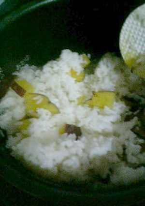 放置で簡単！サツマイモご飯-レシピのメイン写真