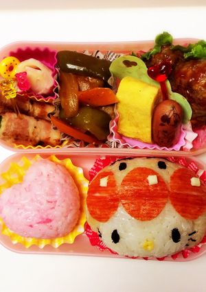 キティ♡アンパンマンのかぶりものキャラ弁-レシピのメイン写真