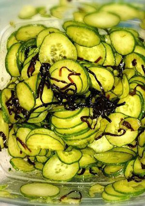 超簡単！タッパーで胡瓜と塩昆布の和え物！-レシピのメイン写真