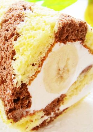 HM使用♪ストライプのバナナロールケーキ-レシピのメイン写真
