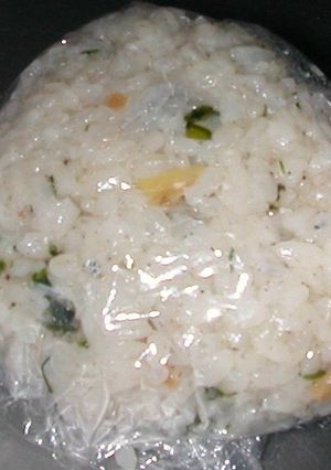 しらす&青海苔入りしょうがご飯のおにぎり-レシピのメイン写真