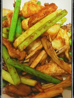 ニンニクの芽と揚げと舞茸の焼き肉タレ炒め-レシピのメイン写真