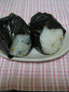お茶漬けでおにぎりっ♪-レシピのメイン写真