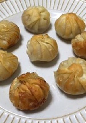 たこ焼き器で♪肉汁じゅわわ〜な焼き小龍包-レシピのメイン写真