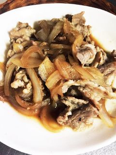豚こまと玉ねぎの麺つゆ炒め-レシピのメイン写真