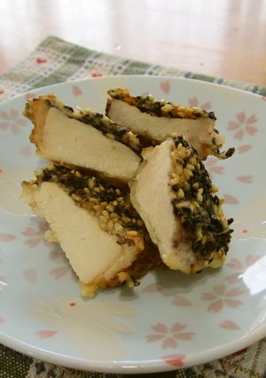 お弁当にも♪塩麹漬け鶏ムネ肉のゴマ揚げ-レシピのメイン写真