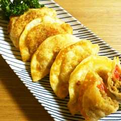รูปของ 餃子の皮deタコス風♡包み揚げ