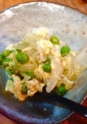 えんどう豆と新玉葱の卵とじ♡優しい味♡-レシピのメイン写真
