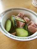 材料2つ♬♪　スパムとキュウリのサラダ