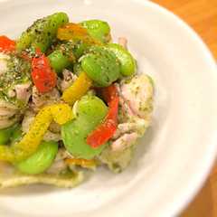 รูปของ そら豆と鶏肉のジェノベソース和え
