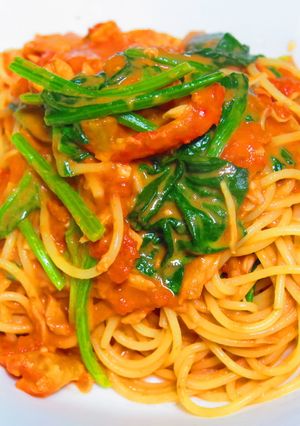 カニとほうれん草のトマトクリームパスタ-レシピのメイン写真