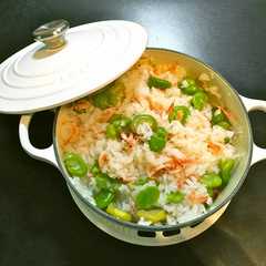 รูปของ 今が旬！そら豆と桜えびの炊き込みごはん