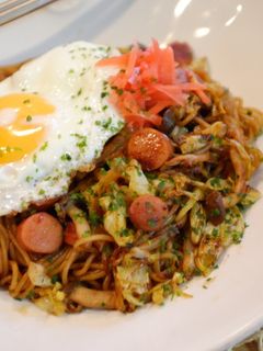 目玉焼きのっけ!カレー焼きそば-レシピのメイン写真