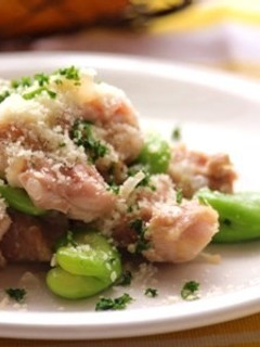 鶏もも肉とそら豆のコンソメ蒸し-レシピのメイン写真