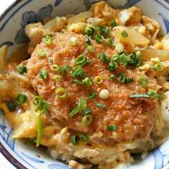 รูปของ コロッケの卵とじ丼♪