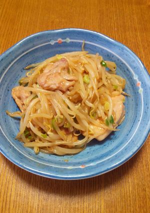 野菜高騰でも◎！鶏肉ともやしの味噌炒め-レシピのメイン写真