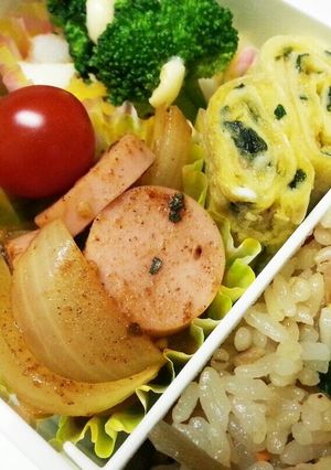 お弁当に魚肉ソーセージと玉ねぎ-レシピのメイン写真