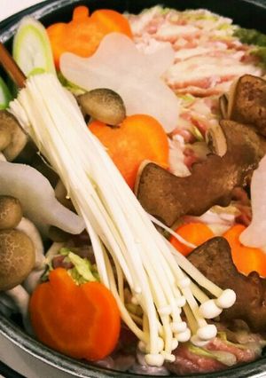 ハロウィンにぴったり簡単♪闇夜のオバケ鍋-レシピのメイン写真