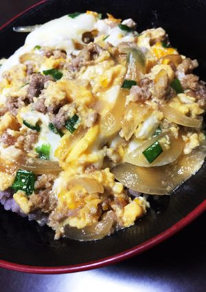 豚ひき肉で豚そぼろ！親子丼風に！-レシピのメイン写真