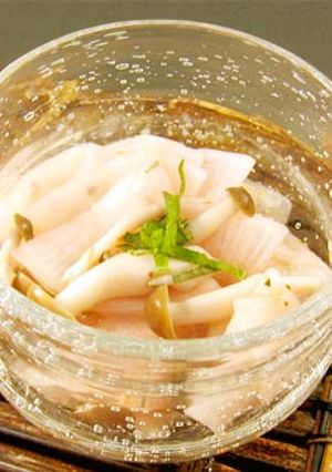 大根としめじの浅漬け　梅肉風味-レシピのメイン写真