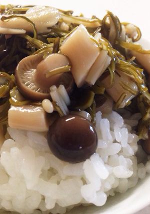 乾燥メカブとキノコ-レシピのメイン写真
